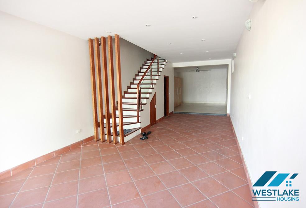 A 4 bedroom house with lake view for rent in Tu Hoa, Tay Ho A 4 bedroom house with lake view for rent in Tu Hoa, Tay Ho