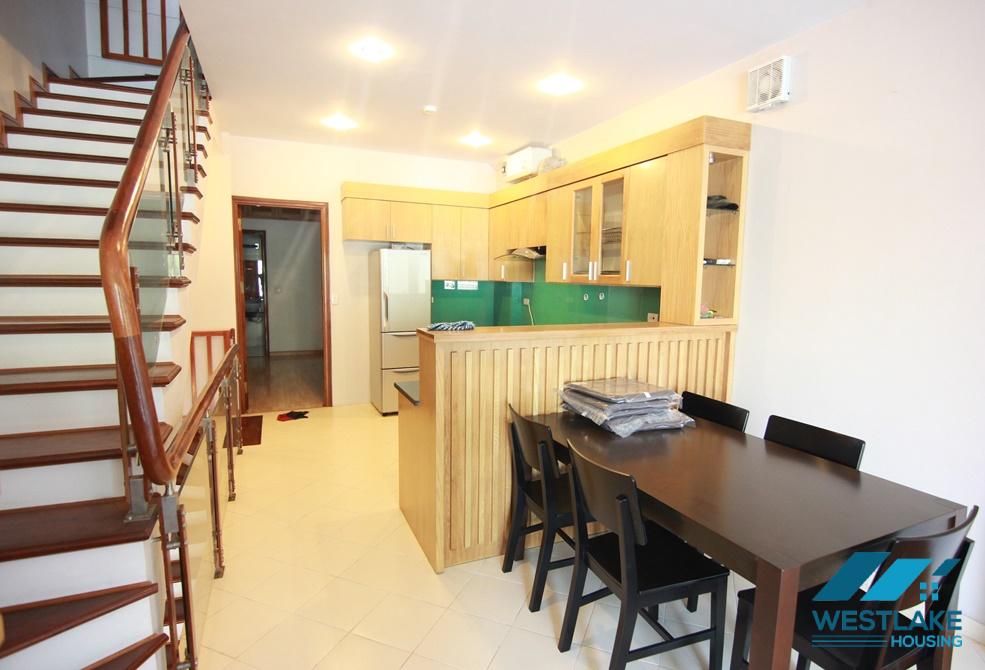 A 4 bedroom house with lake view for rent in Tu Hoa, Tay Ho A 4 bedroom house with lake view for rent in Tu Hoa, Tay Ho