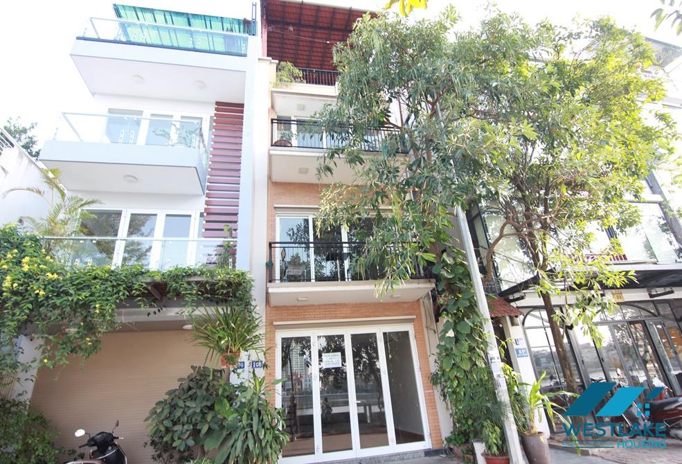 A 4 bedroom house with lake view for rent in Tu Hoa, Tay Ho