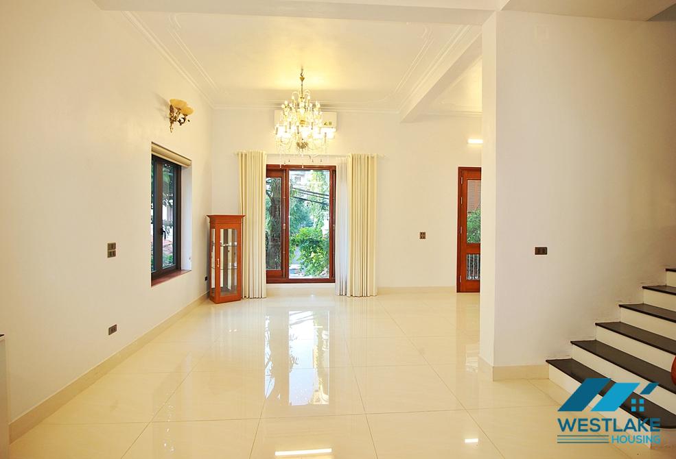 Unfurnished and new 4 bedrooms house for rent in Tay Ho, Ha Noi