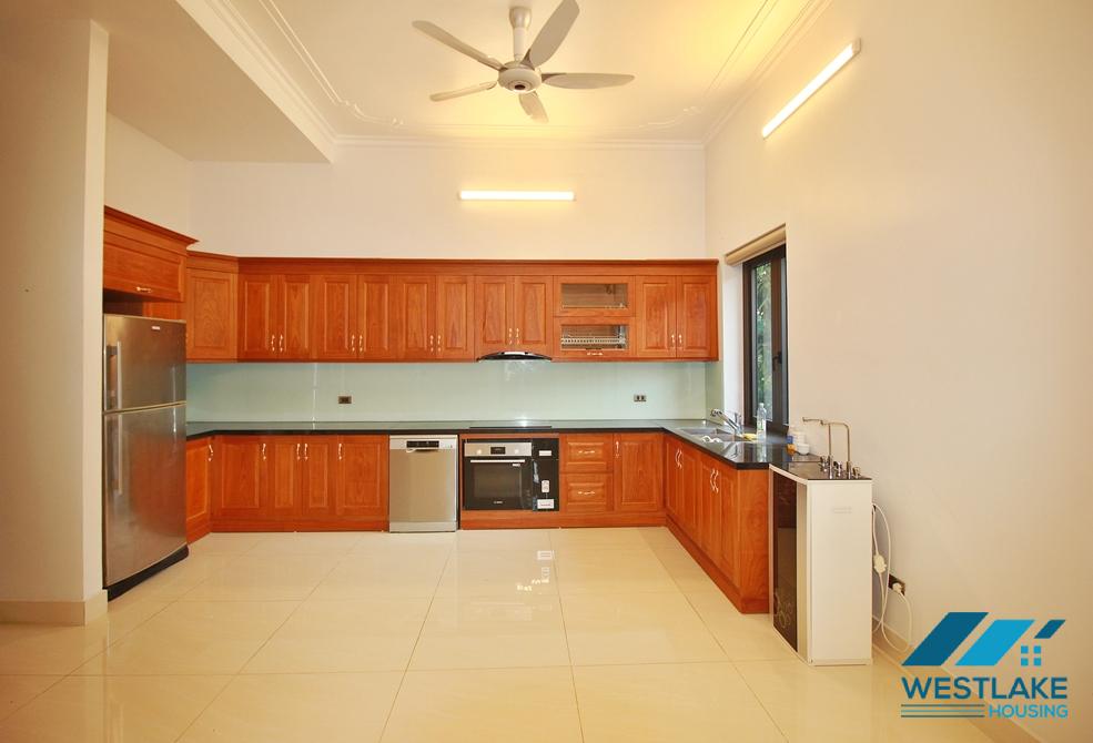 Unfurnished and new 4 bedrooms house for rent in Tay Ho, Ha Noi