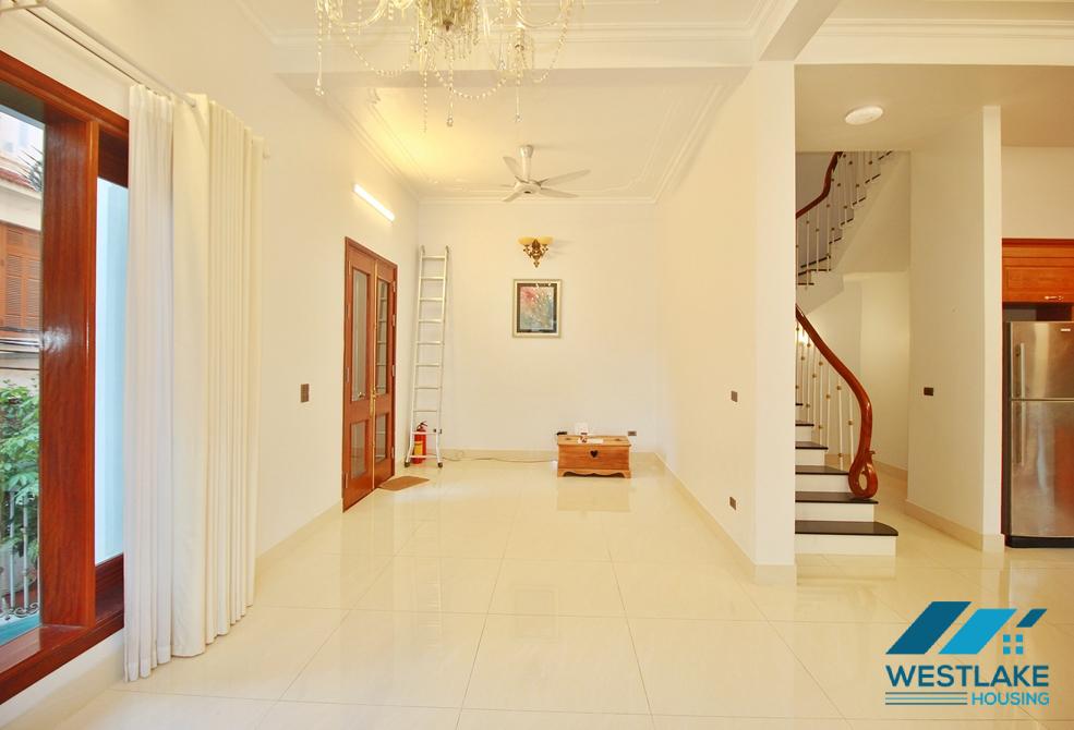 Unfurnished and new 4 bedrooms house for rent in Tay Ho, Ha Noi