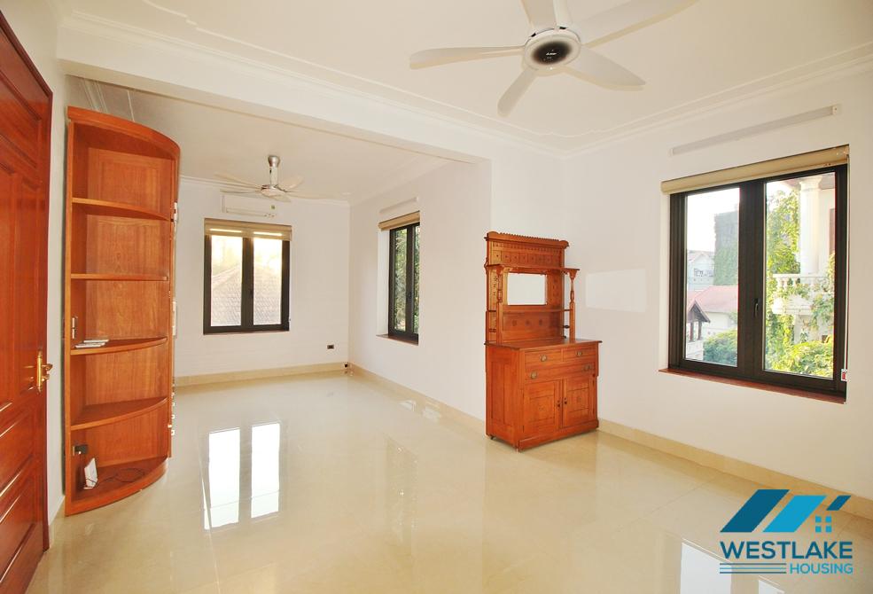 Unfurnished and new 4 bedrooms house for rent in Tay Ho, Ha Noi