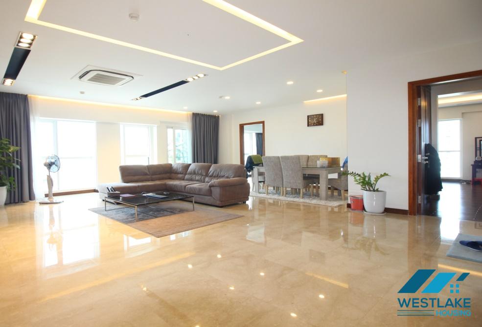 Cho thuê căn hộ đầy đủ nội thất tại Ciputra – Tây Hồ, Hà Nội