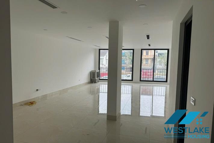 Cho Thuê  Sàn 1 Sàn 2 Văn Phòng Rộng Thoáng, Giá Cả Phải Chăng Tại Đường Âu Cơ, Tay Hồ, Hà Nội