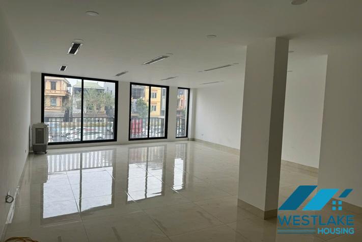 Cho Thuê  Sàn 1 Sàn 2 Văn Phòng Rộng Thoáng, Giá Cả Phải Chăng Tại Đường Âu Cơ, Tay Hồ, Hà Nội