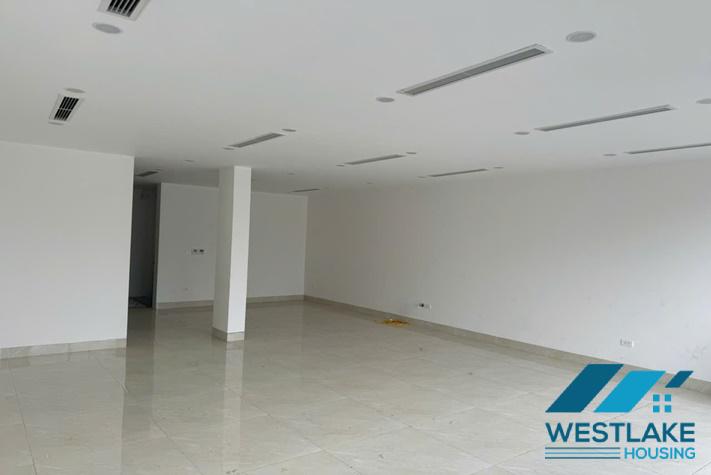 Cho Thuê  Sàn 1 Sàn 2 Văn Phòng Rộng Thoáng, Giá Cả Phải Chăng Tại Đường Âu Cơ, Tay Hồ, Hà Nội