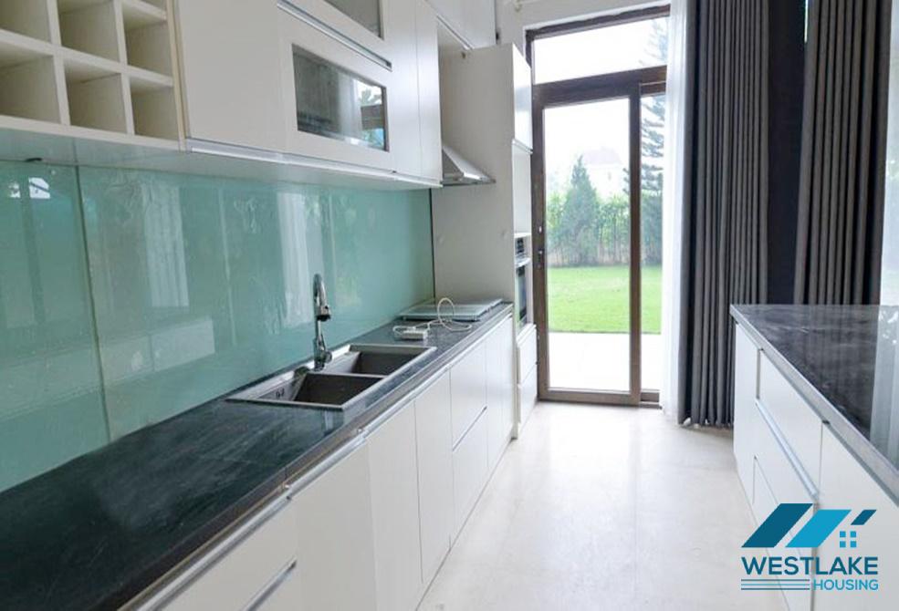 Cho thuê biệt thự rộng rãi có sân thượng lớn tại khu đô thị Ciputra Cho thuê biệt thự rộng rãi có sân thượng lớn tại khu đô thị Ciputra