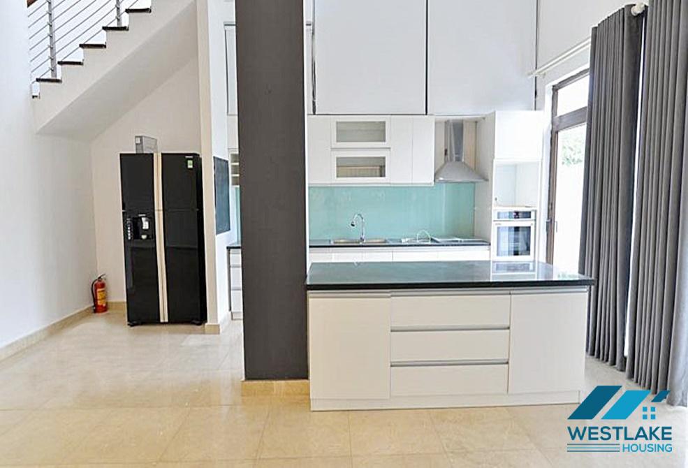 Cho thuê biệt thự rộng rãi có sân thượng lớn tại khu đô thị Ciputra Cho thuê biệt thự rộng rãi có sân thượng lớn tại khu đô thị Ciputra