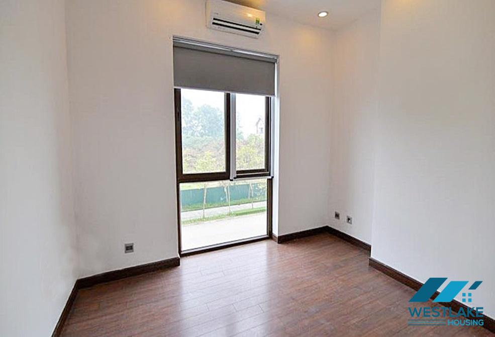 Cho thuê biệt thự rộng rãi có sân thượng lớn tại khu đô thị Ciputra Cho thuê biệt thự rộng rãi có sân thượng lớn tại khu đô thị Ciputra