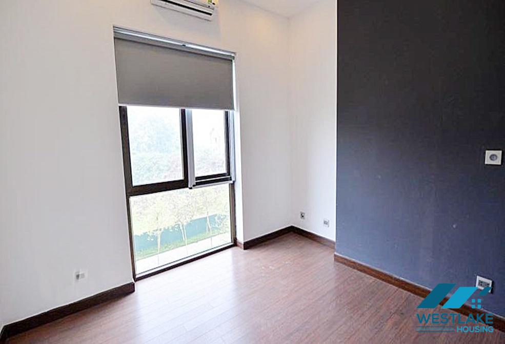 Cho thuê biệt thự rộng rãi có sân thượng lớn tại khu đô thị Ciputra Cho thuê biệt thự rộng rãi có sân thượng lớn tại khu đô thị Ciputra