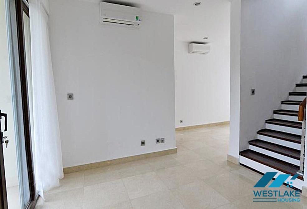 Cho thuê biệt thự rộng rãi có sân thượng lớn tại khu đô thị Ciputra Cho thuê biệt thự rộng rãi có sân thượng lớn tại khu đô thị Ciputra