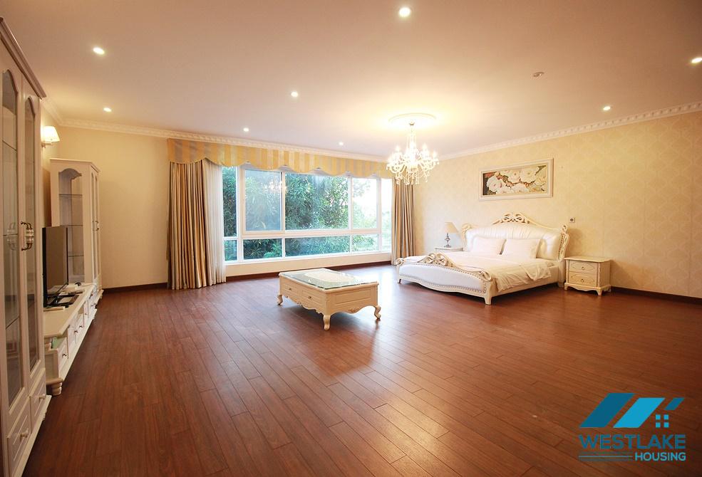 Cho thuê biệt thự cao cấp, rộng rãi tại Ciputra – Tây Hồ