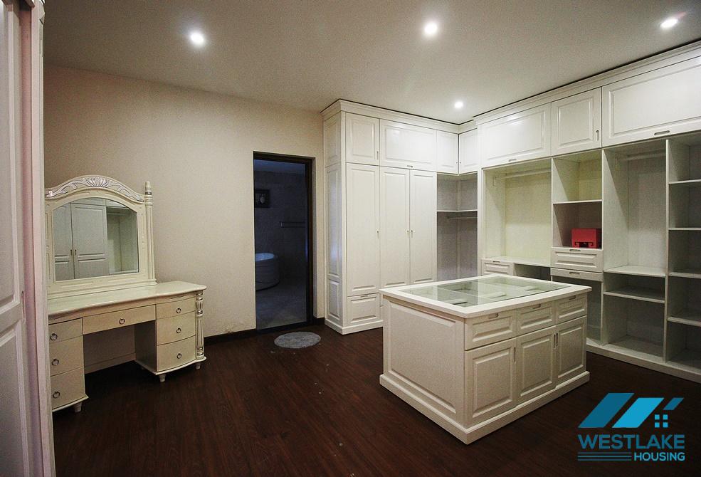 Cho thuê biệt thự cao cấp, rộng rãi tại Ciputra – Tây Hồ