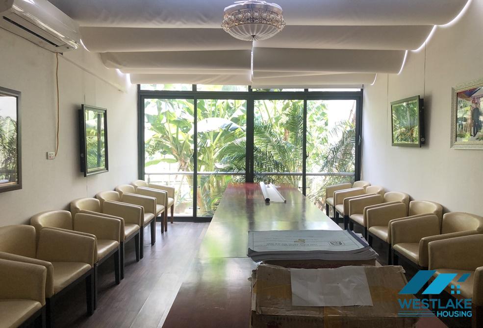 Cho thuê biệt thự diện tích lớn tại khu Q Ciputra.