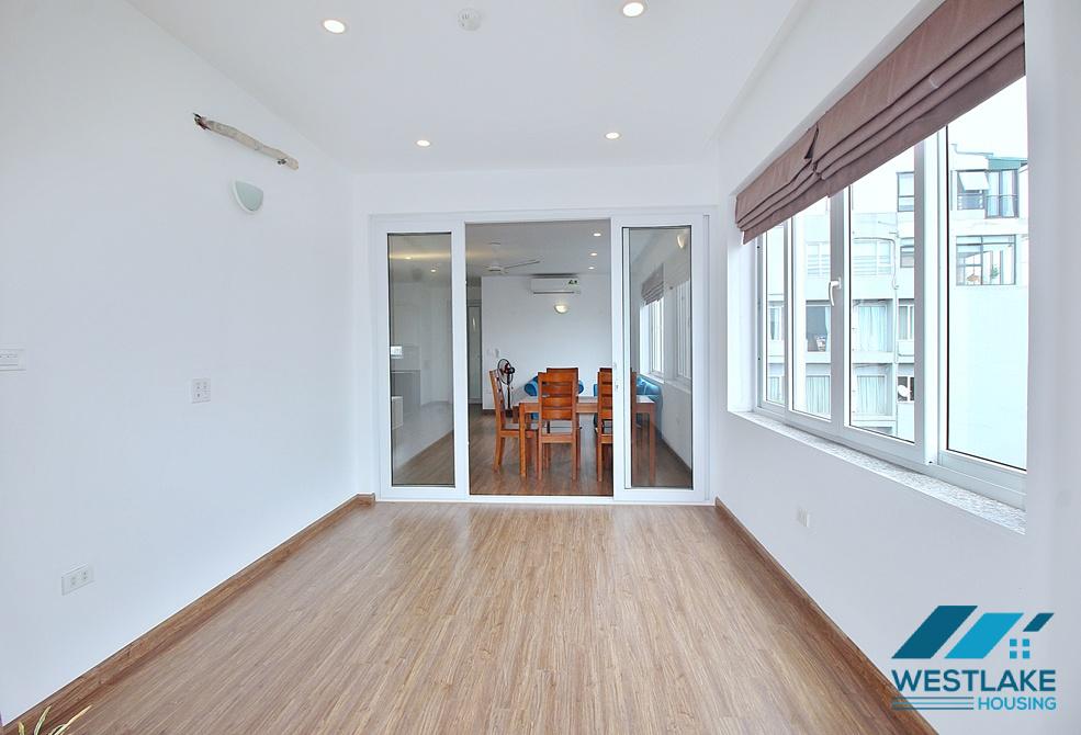 A bright 3 bedroom apartment for rent in Dang Thai Mai area, Tay Ho, Ha Noi