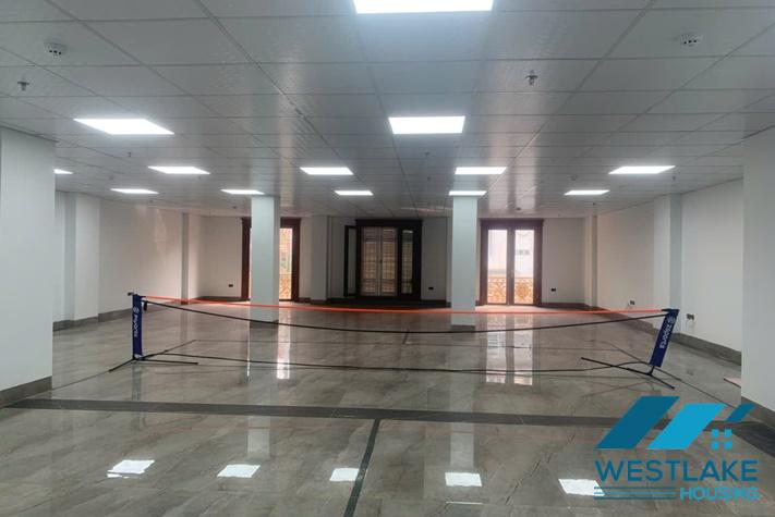 Cho Thuê Văn Phòng Vị Trí Đẹp, Rộng Thoáng Sáng Tại Đường Lạc Long Quân, Tây Hồ, Hà Nội