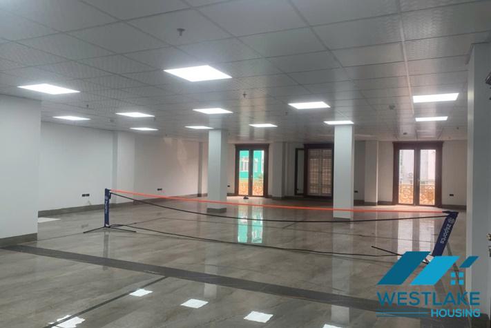 Cho Thuê Văn Phòng Vị Trí Đẹp, Rộng Thoáng Sáng Tại Đường Lạc Long Quân, Tây Hồ, Hà Nội