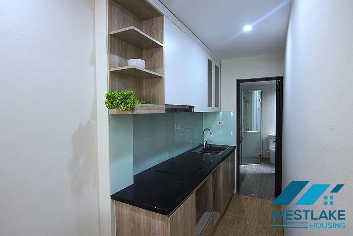 Cho Thuê Căn Hộ Studio Rộng Đẹp, Ban Công Thoáng Sáng Trên phố Âu Cơ, Tây Hồ, Hà Nội