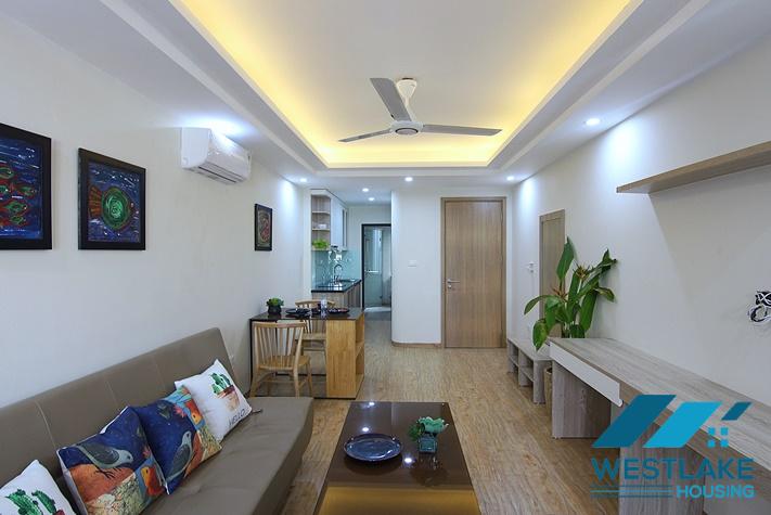 Cho Thuê Căn Hộ Studio Rộng Đẹp, Ban Công Thoáng Sáng Trên phố Âu Cơ, Tây Hồ, Hà Nội