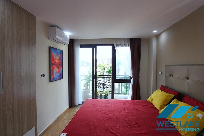 Cho Thuê Căn Hộ Studio Rộng Đẹp, Ban Công Thoáng Sáng Trên phố Âu Cơ, Tây Hồ, Hà Nội