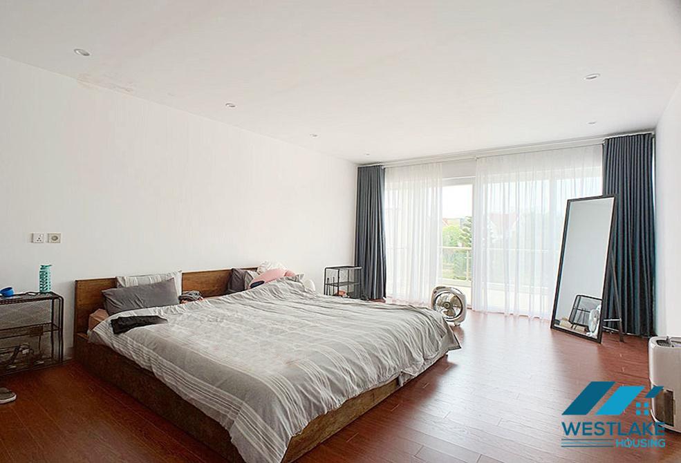 Cho thuê nhà 6 phòng ngủ tại khu Q Ciputra. Cho thuê nhà 6 phòng ngủ tại khu Q Ciputra.