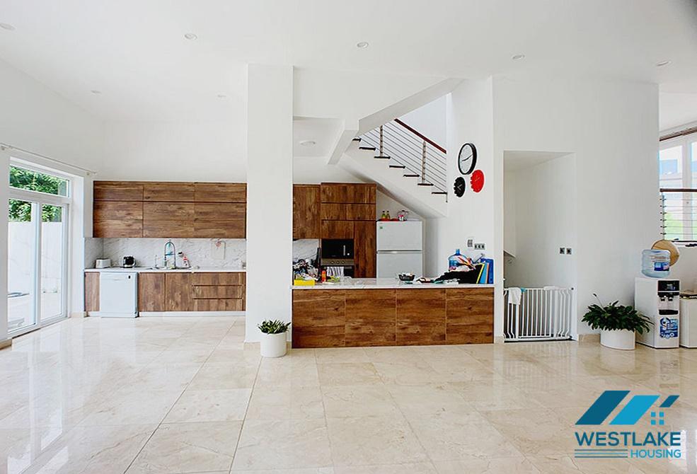 Cho thuê nhà 6 phòng ngủ tại khu Q Ciputra. Cho thuê nhà 6 phòng ngủ tại khu Q Ciputra.