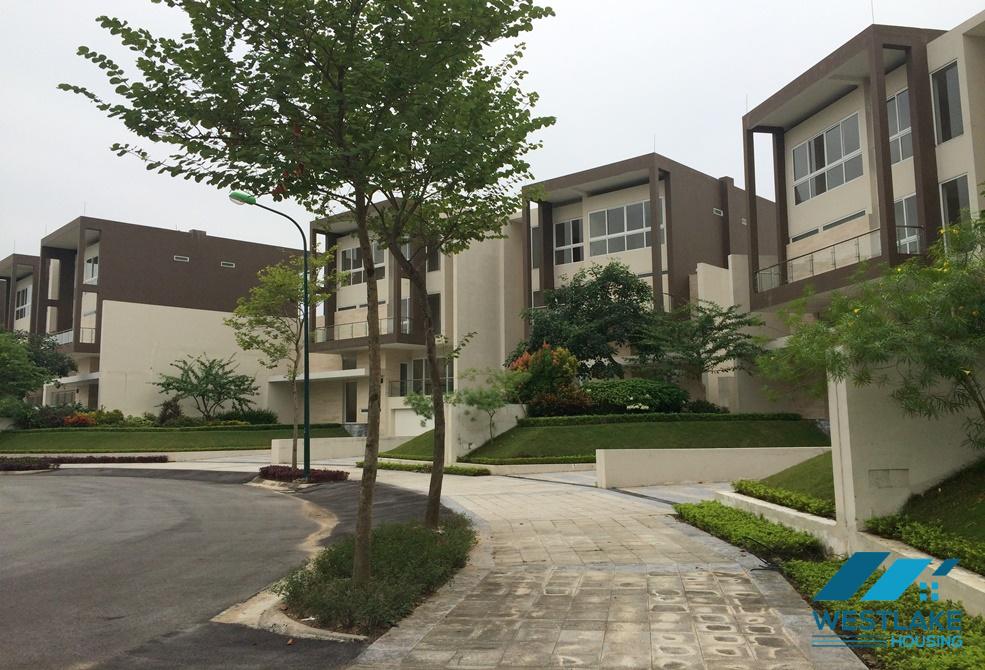 Cho thuê biệt thự 5 phòng ngủ không gian lớn ,thoáng tại Ciputra Cho thuê biệt thự 5 phòng ngủ không gian lớn ,thoáng tại Ciputra