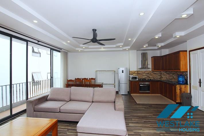 Căn Hộ 3 Phòng Ngủ Rộng Đẹp, Thoáng Sáng Cho Thuê Tại Âu Cơ Tây Hồ, Hà Nội