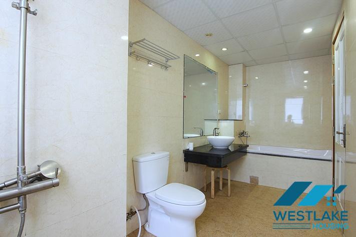 Căn Hộ 3 Phòng Ngủ Rộng Đẹp, Thoáng Sáng Cho Thuê Tại Âu Cơ Tây Hồ, Hà Nội