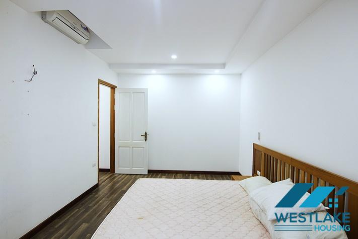 Căn Hộ 3 Phòng Ngủ Rộng Đẹp, Thoáng Sáng Cho Thuê Tại Âu Cơ Tây Hồ, Hà Nội