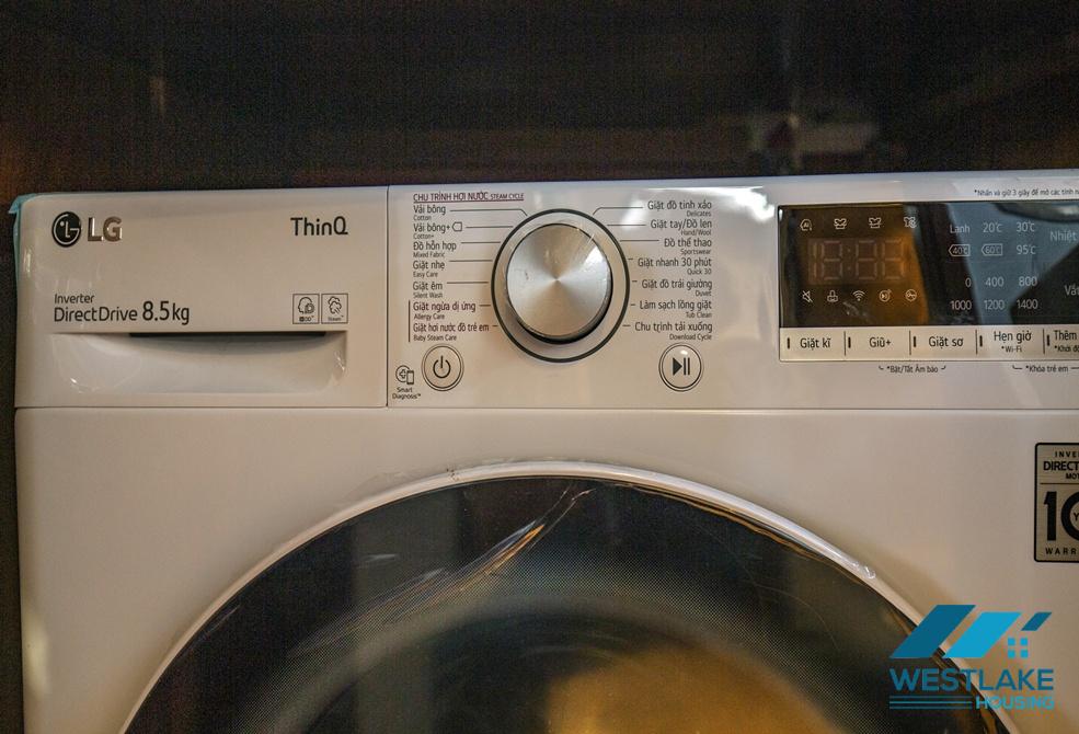 A beautiful 3 bedrooms serviced apartment with lake view for rent in Tay Ho, Ha Noi