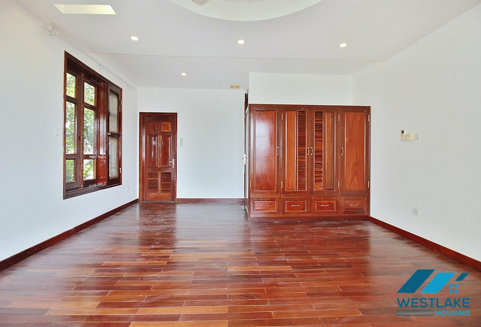 Cho Thuê Biệt Thự 5 Phòng Ngủ Sân Vườn Rộng, View Hồ Thoáng Mát Tại Tô Ngoc Vân, Tây Hồ, Hà Nội Cho Thuê Biệt Thự 5 Phòng Ngủ Sân Vườn Rộng, View Hồ Thoáng Mát Tại Tô Ngoc Vân, Tây Hồ, Hà Nội