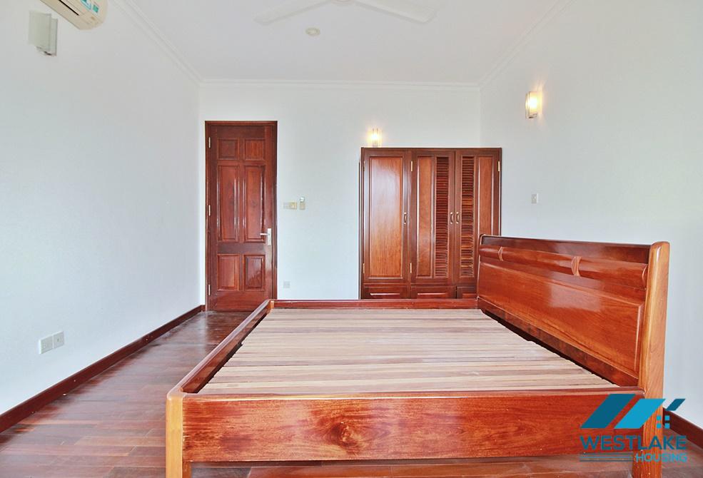 Cho Thuê Biệt Thự 5 Phòng Ngủ Sân Vườn Rộng, View Hồ Thoáng Mát Tại Tô Ngoc Vân, Tây Hồ, Hà Nội Cho Thuê Biệt Thự 5 Phòng Ngủ Sân Vườn Rộng, View Hồ Thoáng Mát Tại Tô Ngoc Vân, Tây Hồ, Hà Nội