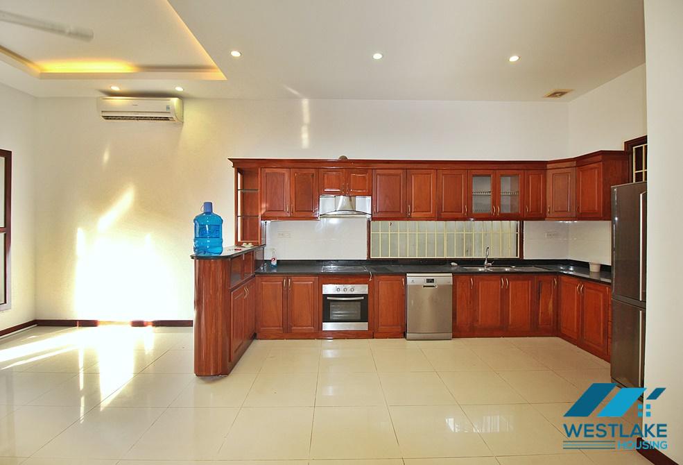 Cho Thuê Biệt Thự 5 Phòng Ngủ Sân Vườn Rộng, View Hồ Thoáng Mát Tại Tô Ngoc Vân, Tây Hồ, Hà Nội Cho Thuê Biệt Thự 5 Phòng Ngủ Sân Vườn Rộng, View Hồ Thoáng Mát Tại Tô Ngoc Vân, Tây Hồ, Hà Nội