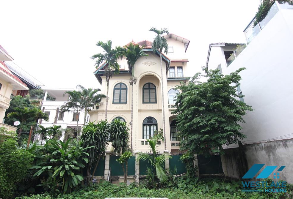 Beautiful mansion with lots of charms for rent in Tay Ho, Ha Noi