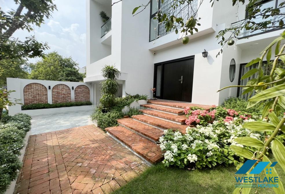 CHO THUÊ BIỆT THỰ CAO CẤP 550M² TẠI CIPUTRA – SÂN GOLF VIEW, THANG MÁY, 7 PHÒNG NGỦ CHO THUÊ BIỆT THỰ CAO CẤP 550M² TẠI CIPUTRA – SÂN GOLF VIEW, THANG MÁY, 7 PHÒNG NGỦ