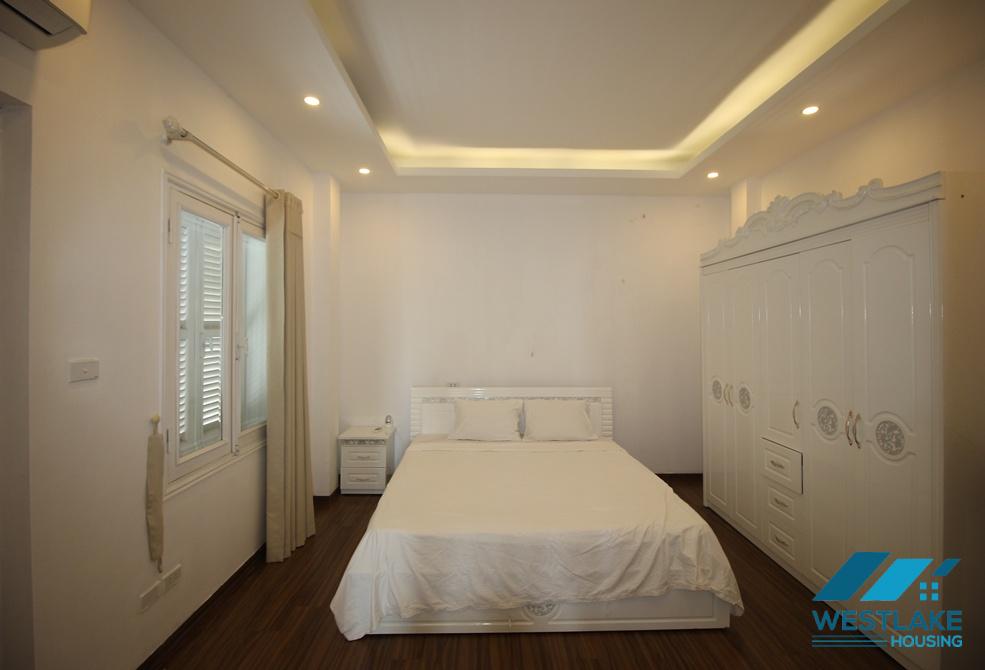 Wonderfull lake view 2 bedrooms apartment for rent on Quang An street, Tay Ho, Ha Noi Wonderfull lake view 2 bedrooms apartment for rent on Quang An street, Tay Ho, Ha Noi