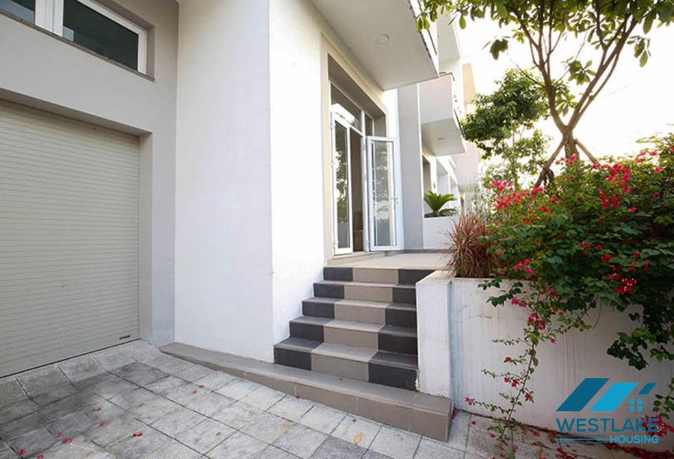 Cho thuê nhà có nội thất đầy đủ, 5 phòng ngủ tại Ciputra. Cho thuê nhà có nội thất đầy đủ, 5 phòng ngủ tại Ciputra.