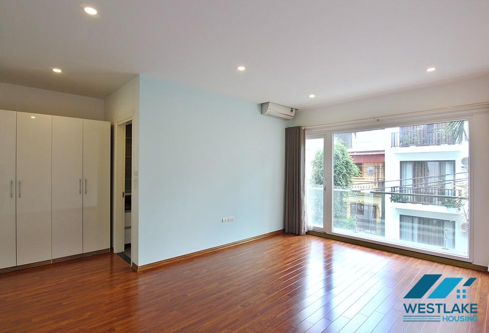 A modern villa with lot of natural light for rent in Tay Ho, Ha Noi A modern villa with lot of natural light for rent in Tay Ho, Ha Noi