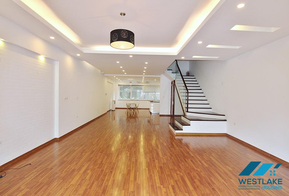 A modern villa with lot of natural light for rent in Tay Ho, Ha Noi A modern villa with lot of natural light for rent in Tay Ho, Ha Noi