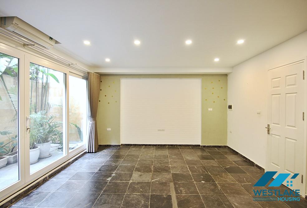 A modern villa with lot of natural light for rent in Tay Ho, Ha Noi A modern villa with lot of natural light for rent in Tay Ho, Ha Noi