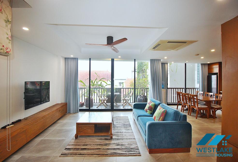 Bright 02 bedrooms apartment on high floor for rent in Tay Ho, Ha Noi Bright 02 bedrooms apartment on high floor for rent in Tay Ho, Ha Noi