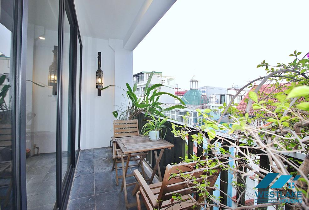 Cho Thuê Căn Hộ 2 Phòng Ngủ Sáng Thoáng Trên Tầng Cao Tại  Xuân Diệu Tây Hồ, Hà Nội.