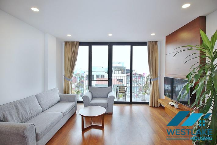 Bright two bedroom apartment on high floor for rent in Xuan Dieu area, Tay Ho, Ha Noi