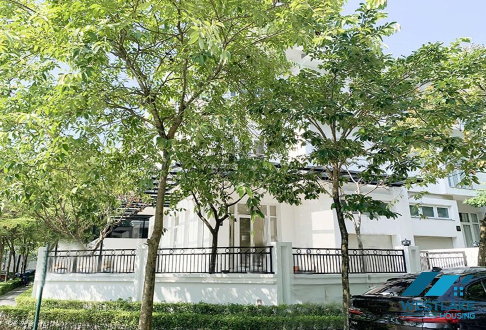 CHO THUÊ NHÀ ĐẸP CÓ SÂN VƯỜN TẠI CIPUTRA, TÂY HỒ, HÀ NỘI