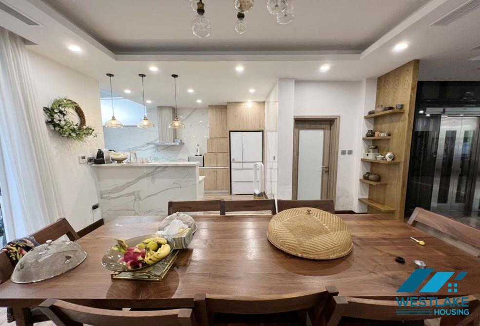 CHO THUÊ NHÀ ĐẸP CÓ THANG MÁY TẠI CIPUTRA, TÂY HỒ