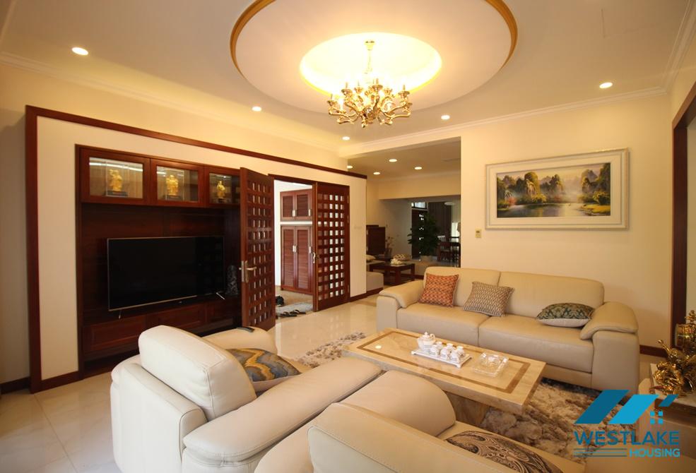 A beautiful villa with 4 bedrooms for rent in tay Ho, Ha Noi