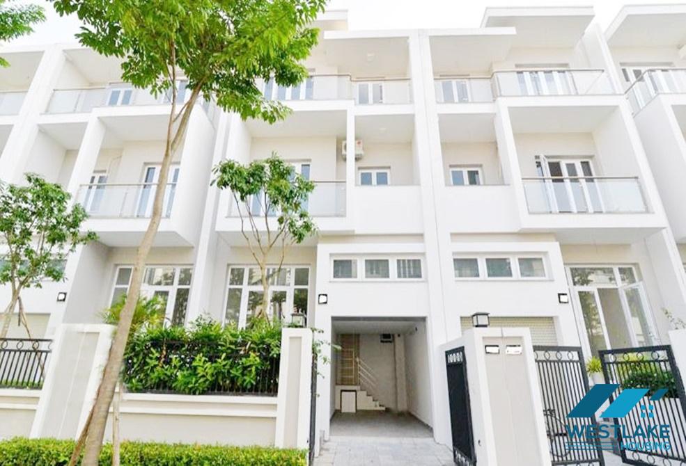 CHO THUÊ BIỆT THỰ BÁN NỘI THẤT 5 PHÒNG NGỦ TẠI CIPUTRA, TÂY HỒ CHO THUÊ BIỆT THỰ BÁN NỘI THẤT 5 PHÒNG NGỦ TẠI CIPUTRA, TÂY HỒ