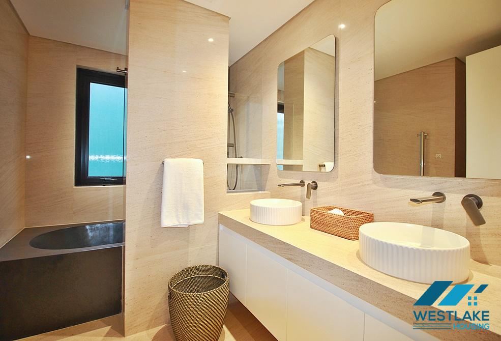 Cho Thuê Căn Hộ Hiện Đại 2 Phòng Ngủ, Ban Công View Hồ, Thoáng Mát Tại Tây Hồ, Hà Nội.